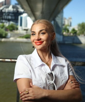 Позволь мне показать тебе, что такое настоящий эротический массаж и разнообразить твои фантазии. Я обладаю великолепной фигурой и магнетической красотой, которая не оставит тебя равнодушным. Встречусь с тобой в уютной обстановке в Москве. Мои услуги максимально разнообразны - от классического секса и оральных ласк, до ролевых игр и легкого БДСМ. Регулярно получаю восторженные отзывы от своих клиентов. Убедись в этом сам, оценив качество и красоту моих фото. Жду твоего звонка, чтобы сделать нашу встречу незабываемой! 💋💦🔥 Мария